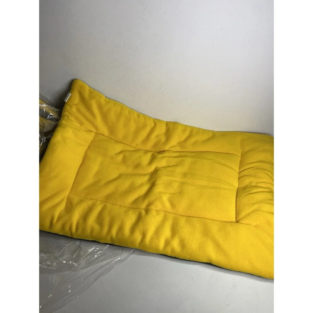 Downtown Pet Supply - Dog Crate Mat Fleece Machine Washable 29x20 Black‎ Yellow